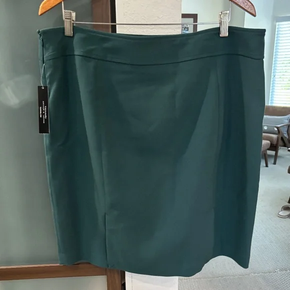 Tahari Straight Pencil Skirt - Hunter Green Size 16 - Picture 3 of 11